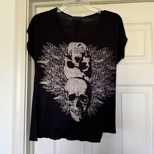 The Clas-sic short sleeve skull tee